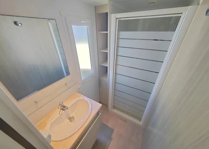 Rio Nela Parque de Campismo 2*