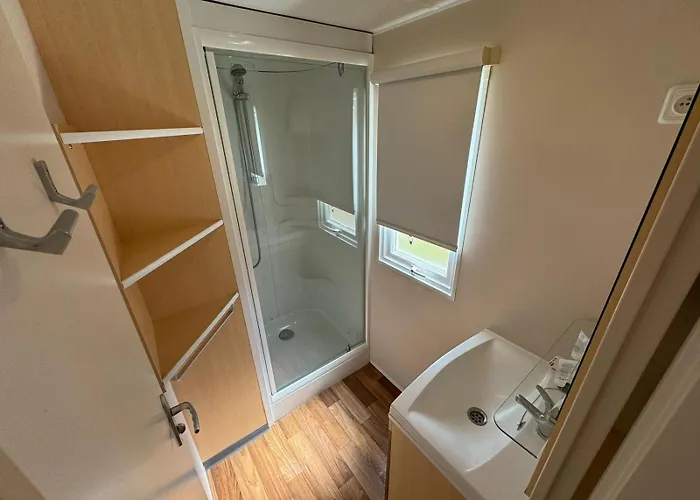 Rio Nela Parque de Campismo 2*